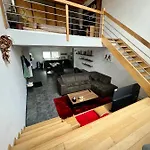 Capstay * La Louvière